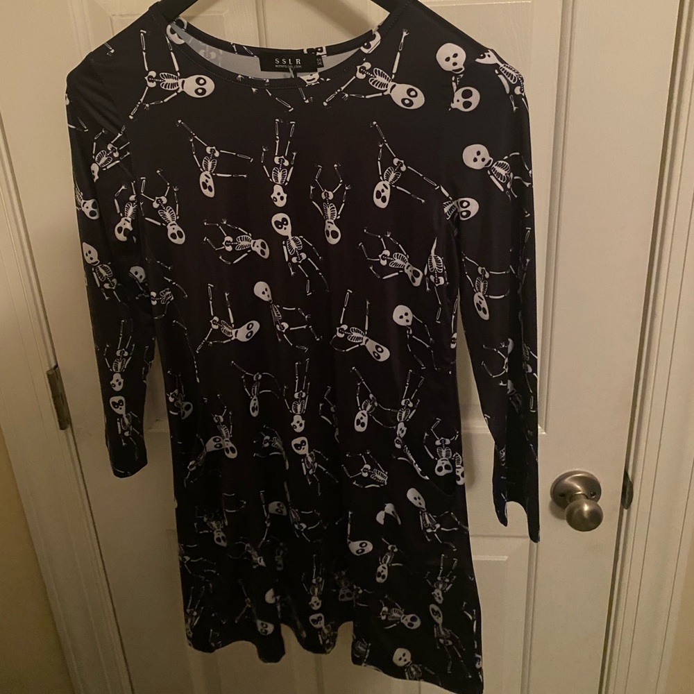 Womens Dress SSLR Halloween Goth SKULLS Skulls Black & White XS Funny Gift NWT